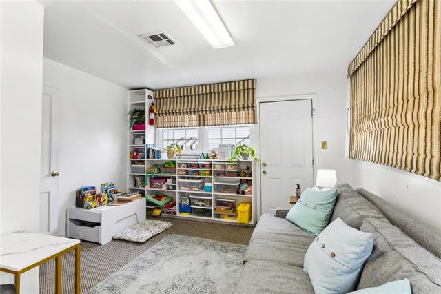 405 N Causeway Blvd