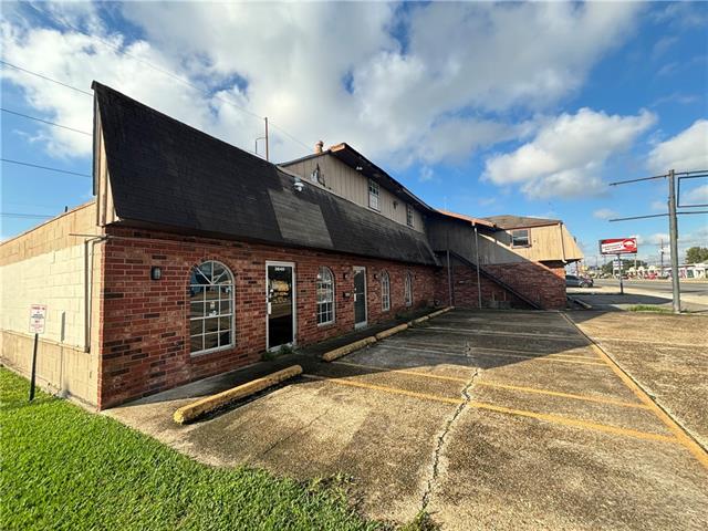 3640 Airline Dr