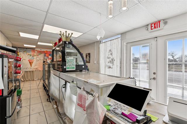 1112-14 Touro St