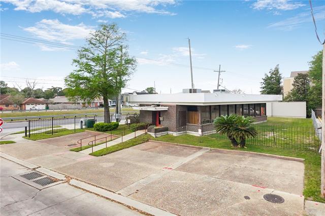 2200 Houma Blvd