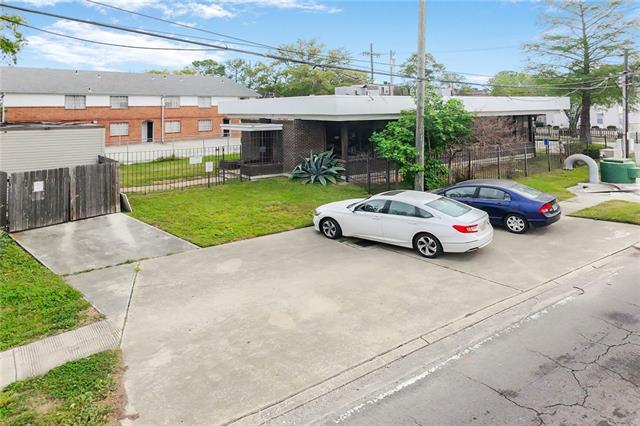 2200 Houma Blvd