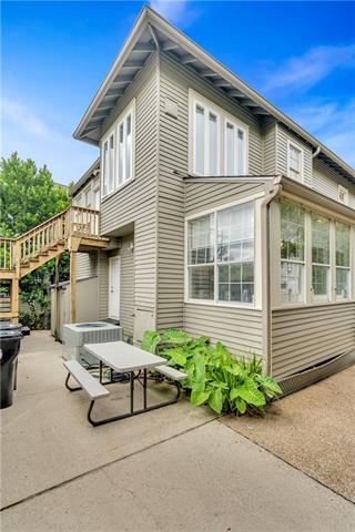 1319 Amelia St