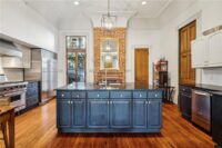 2631 Prytania St