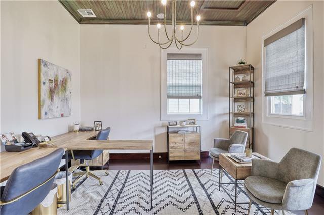 423 10 St.