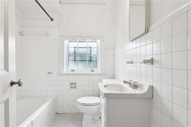 5402-04 St Charles Ave