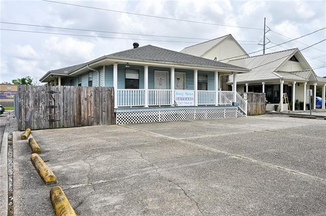 1629 Hickory Ave