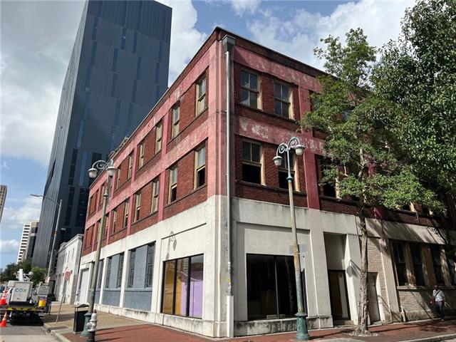 943 Lafayette St