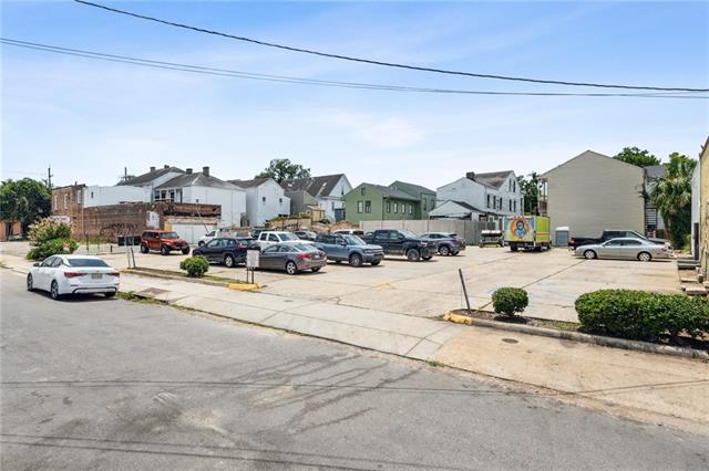 1608 St Charles Ave