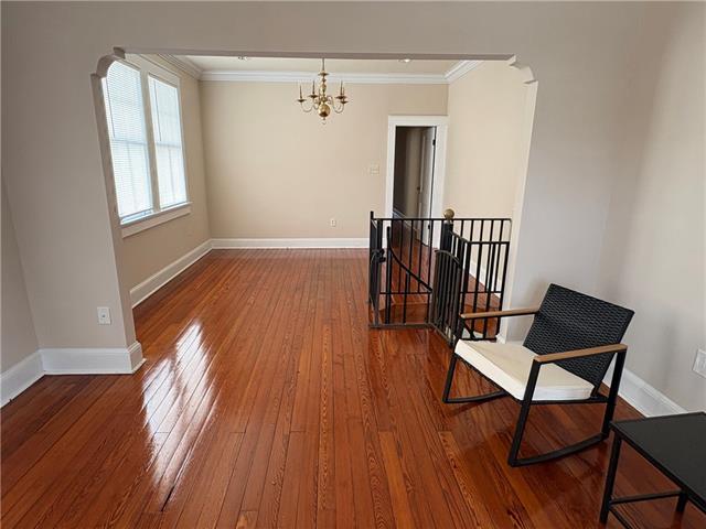 825-27 Louque PL