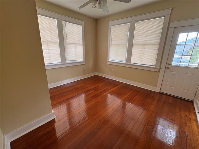 825-27 Louque PL