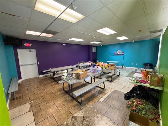 5224 Taravella Dr
