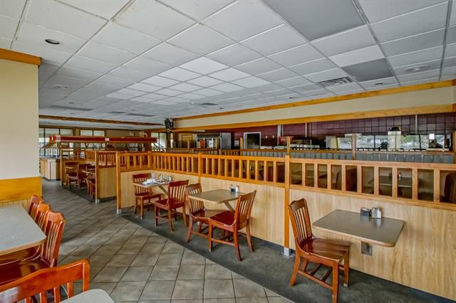 420 Westbank Expressway