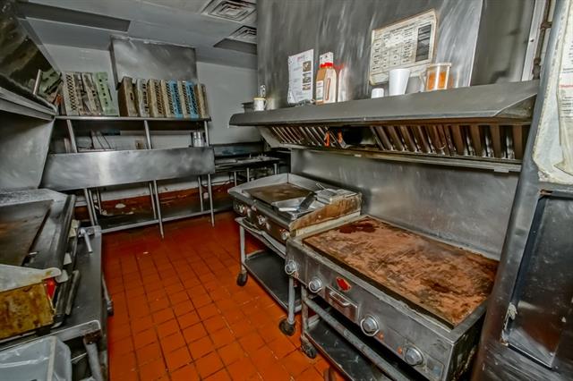 420 Westbank Expressway