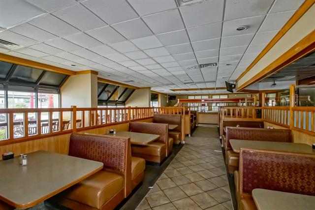 420 Westbank Expressway