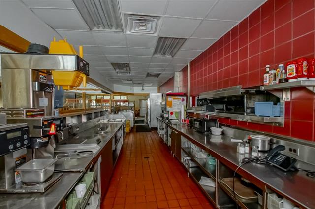 420 Westbank Expressway