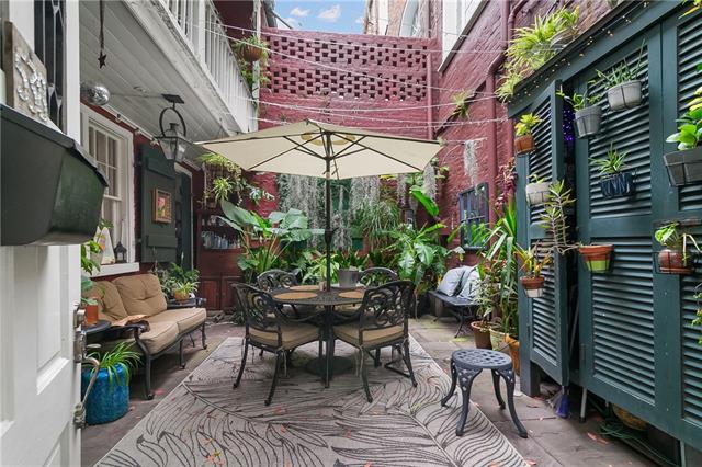 838 Chartres St