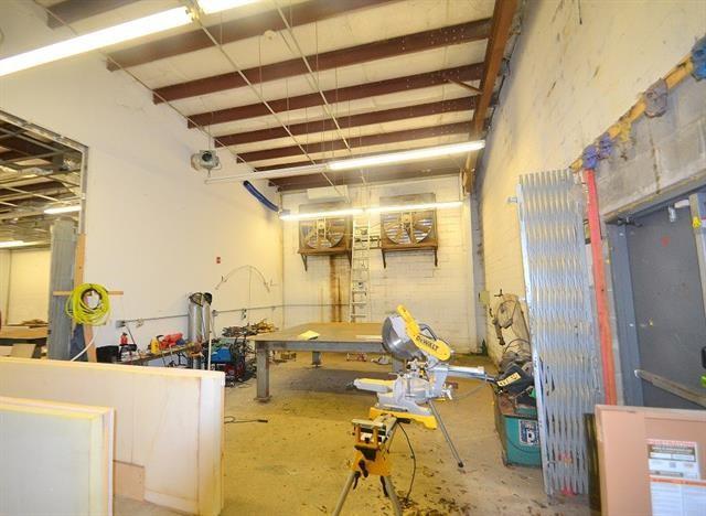 4321 St Claude Ave - Castillo Blanco