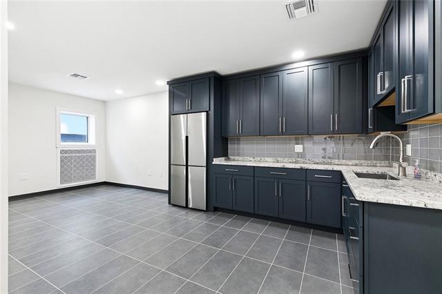 8411 Parc PL