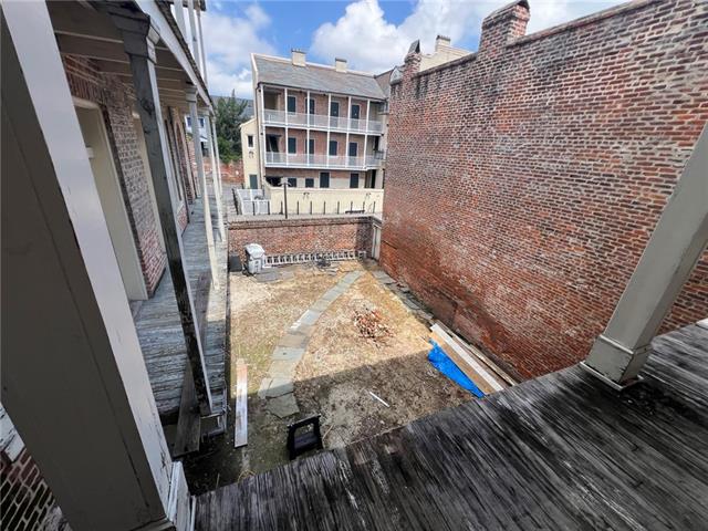 331 Dauphine St
