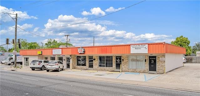 4211 Westbank Expressway